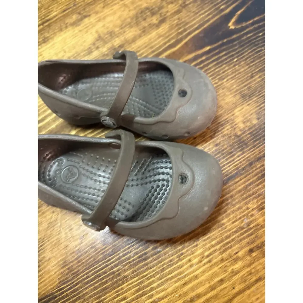Crocs‎ Brown Flats Size C4/5
